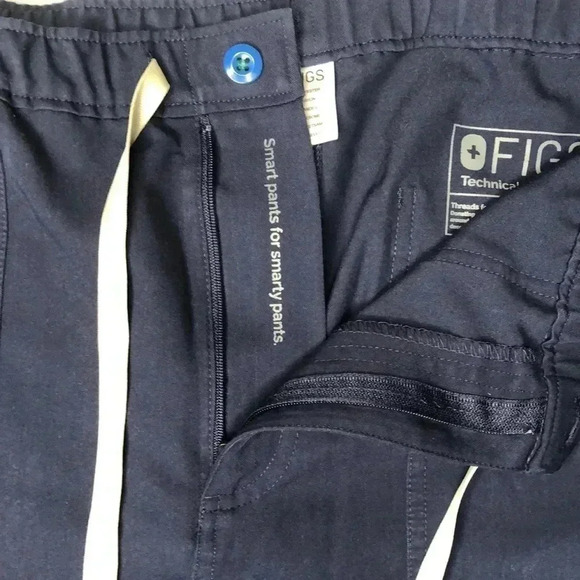 FIGS- Men’s Navy Cairo Cargo Scrub Pants - Picture 5 of 14